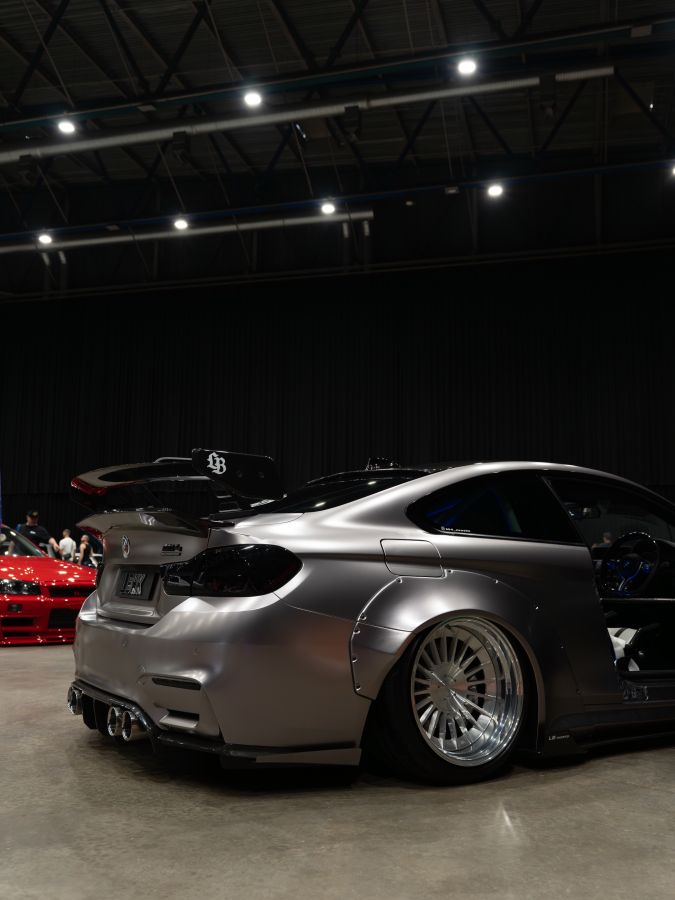 BMW M4 — achterzijde