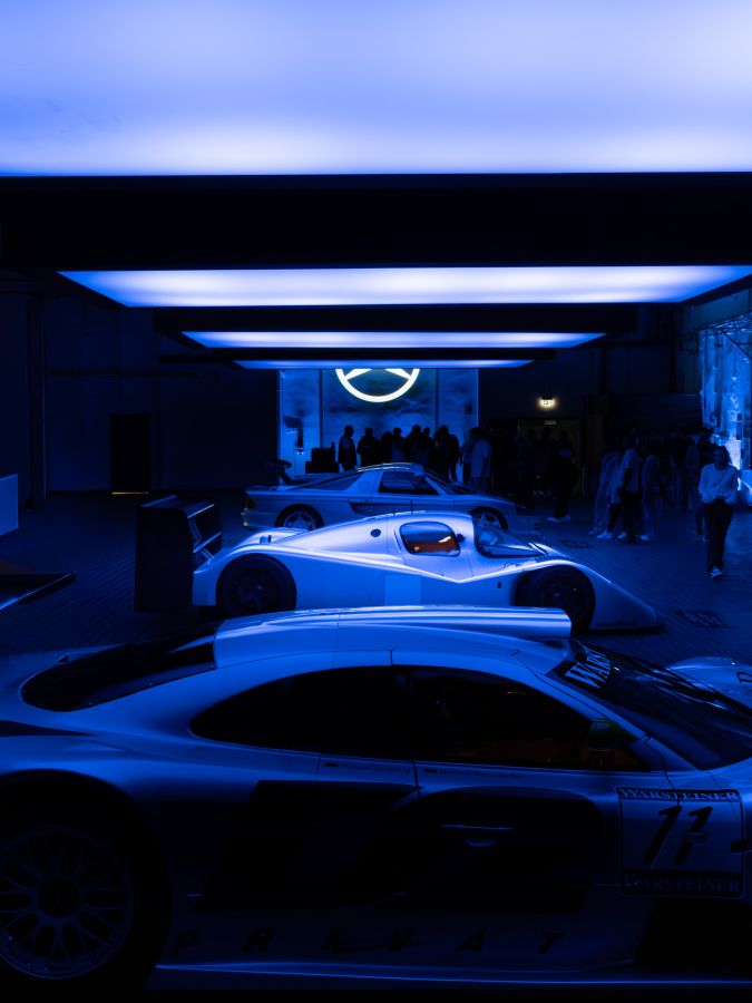Sauber-Mercedes C9 in blauw licht